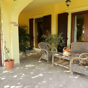 In Zona Panoramica, Immersa Nel Della Macchia Mediterranea Appartamento